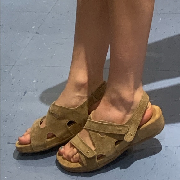 Suede sandal’s women’s size 7 1/2 - Picture 5 of 5